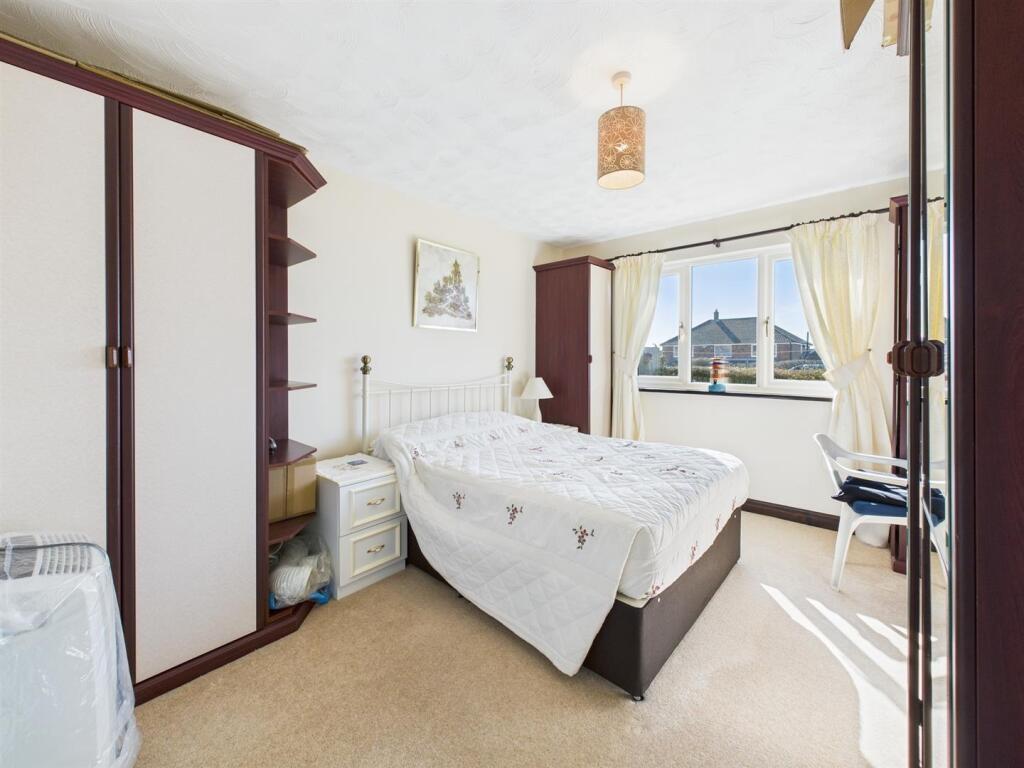 Bedroom:
