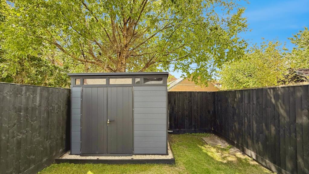 Storage container
