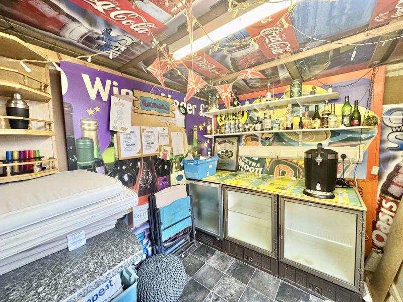 Garden bar 2