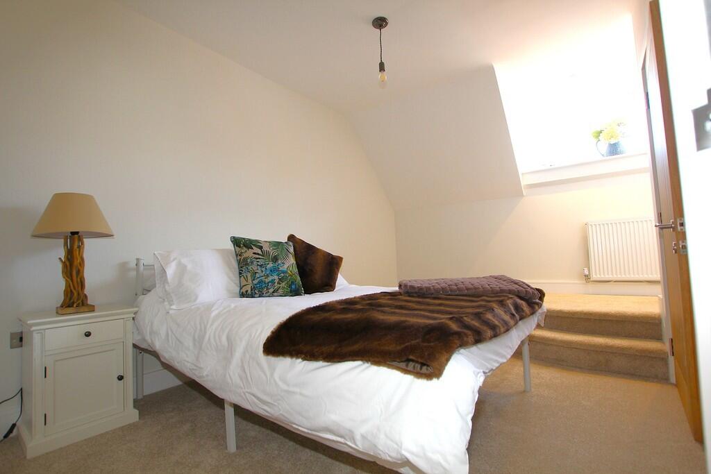 IMG_11760_70_larg...