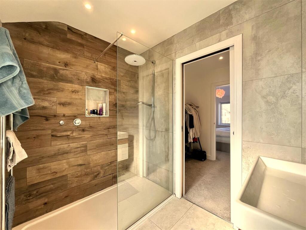 Bedroom 1 En Suite Aspect 2