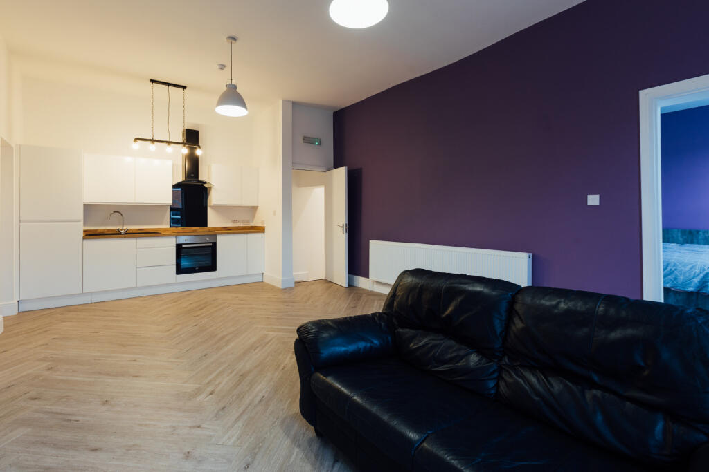 Open Plan Living Room/Kitchen