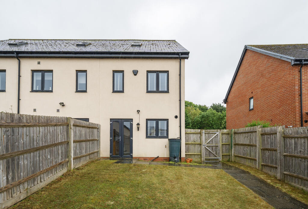 1299972-4-683590e...