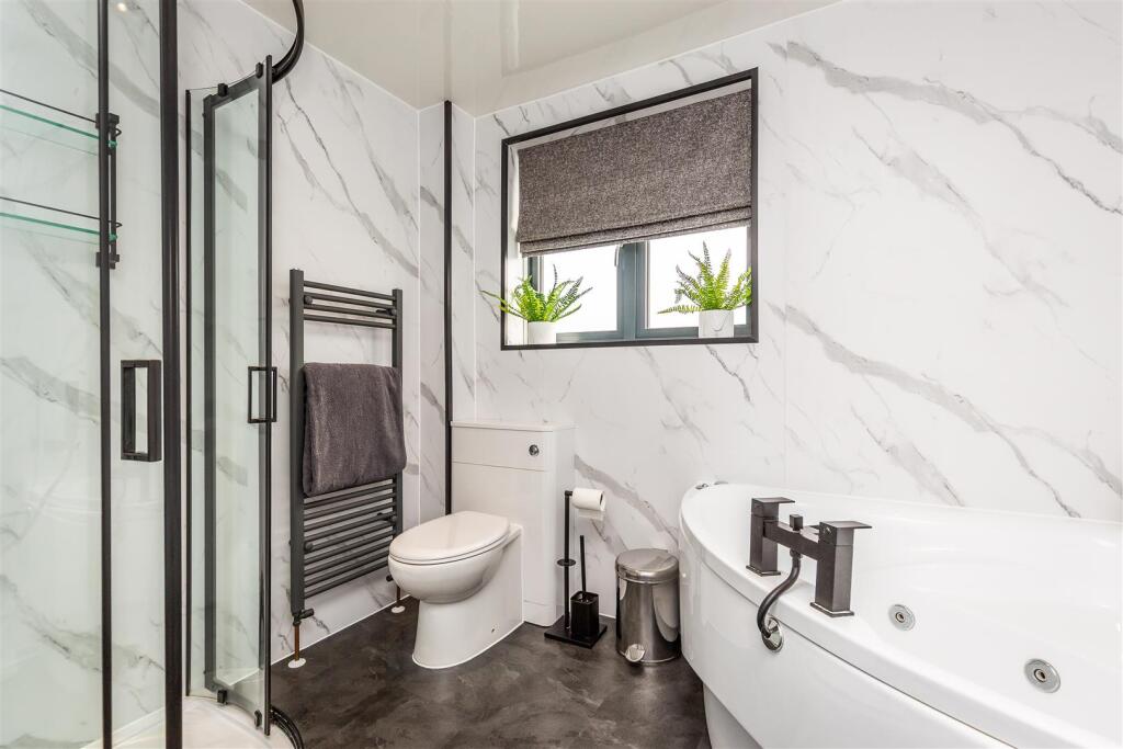 The Chimneys Park Street Worksop S80 1HH-16.jpg