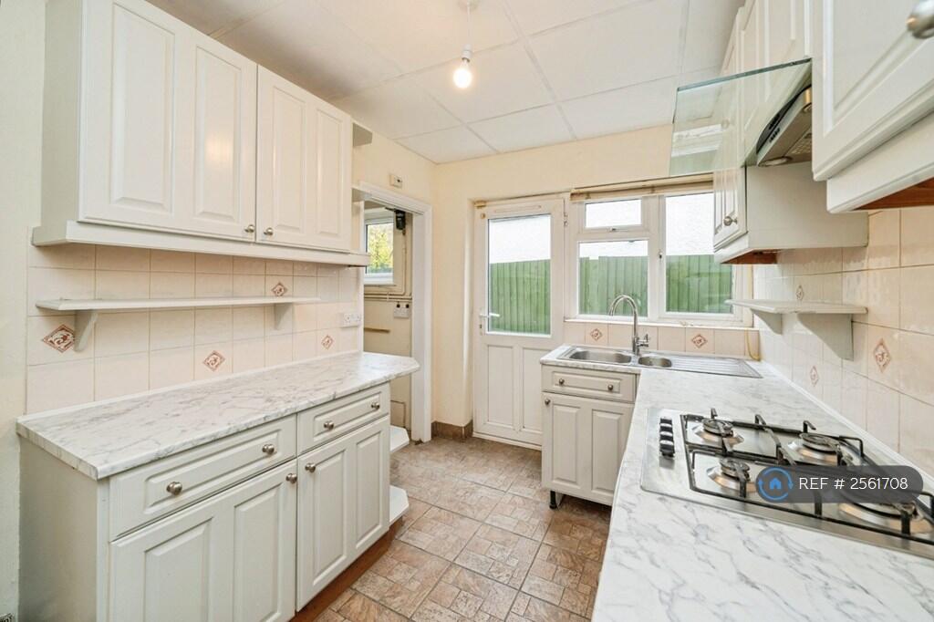 Kitchen b