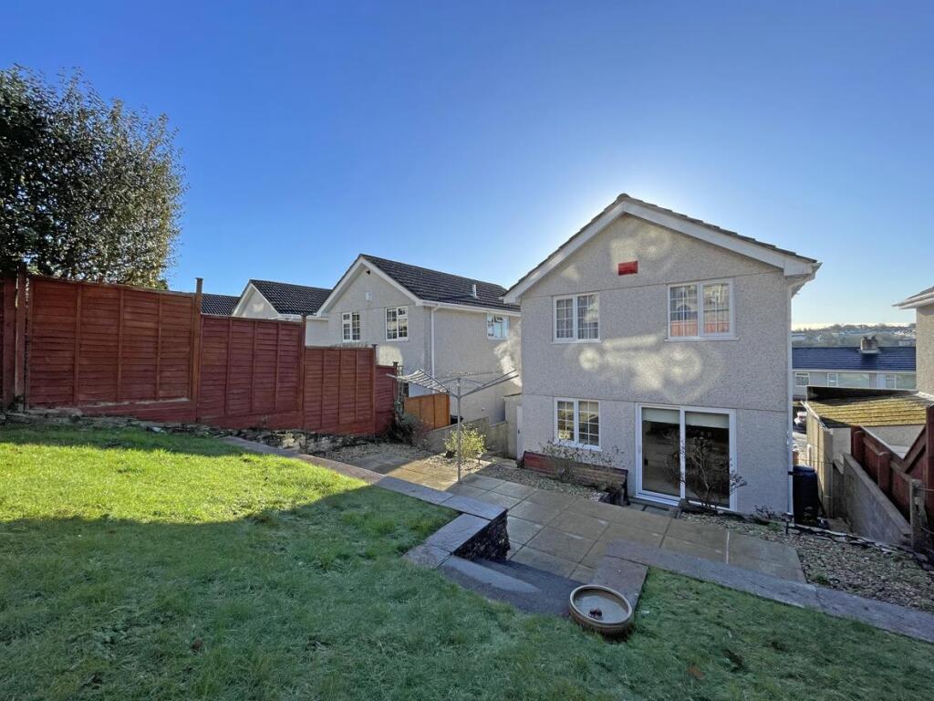 Culver Close 24 - Rear...jpg