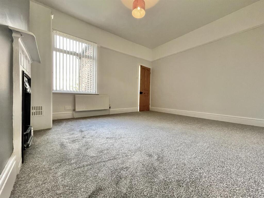 110 Beech Bedroom 2 (2).jpeg
