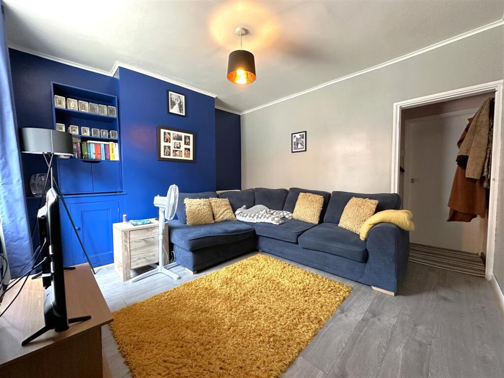 Lounge 811