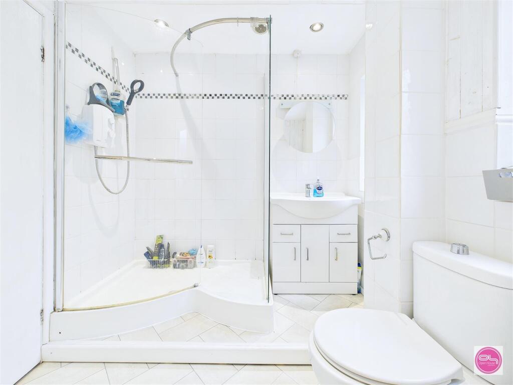 Pine Walk, Castle Gresley (29).jpg