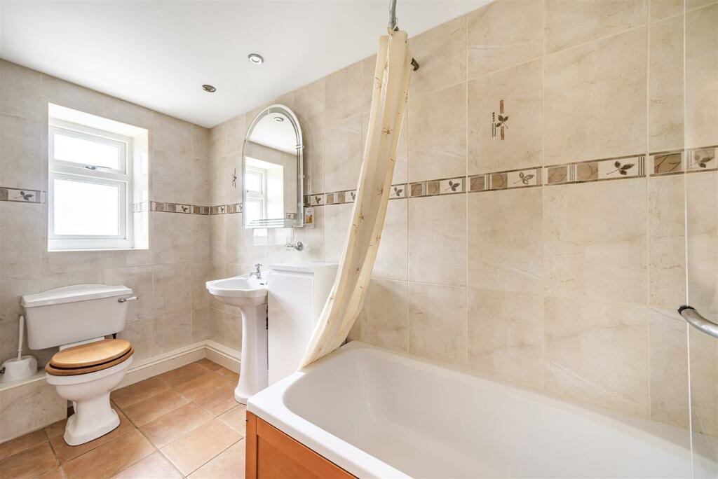 En Suite Bathroom
