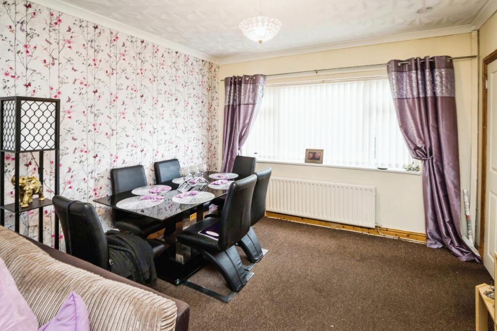 Lounge/Dining Room
