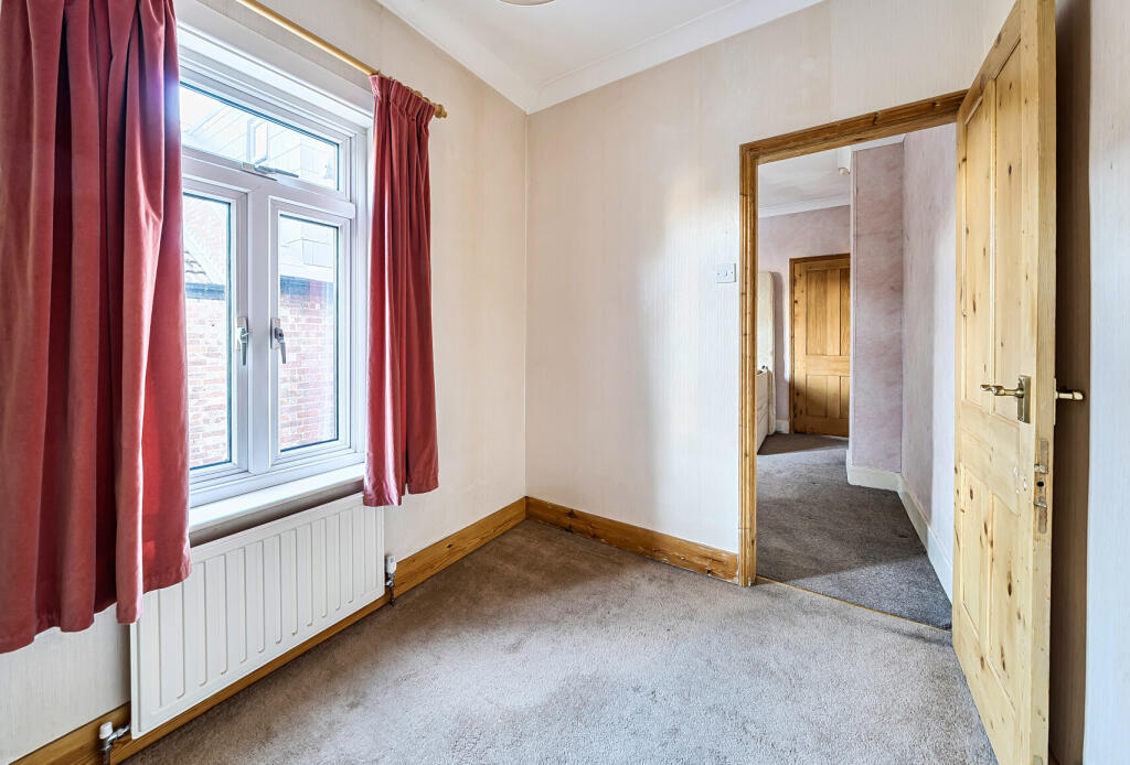 1349047-22-68ba21...