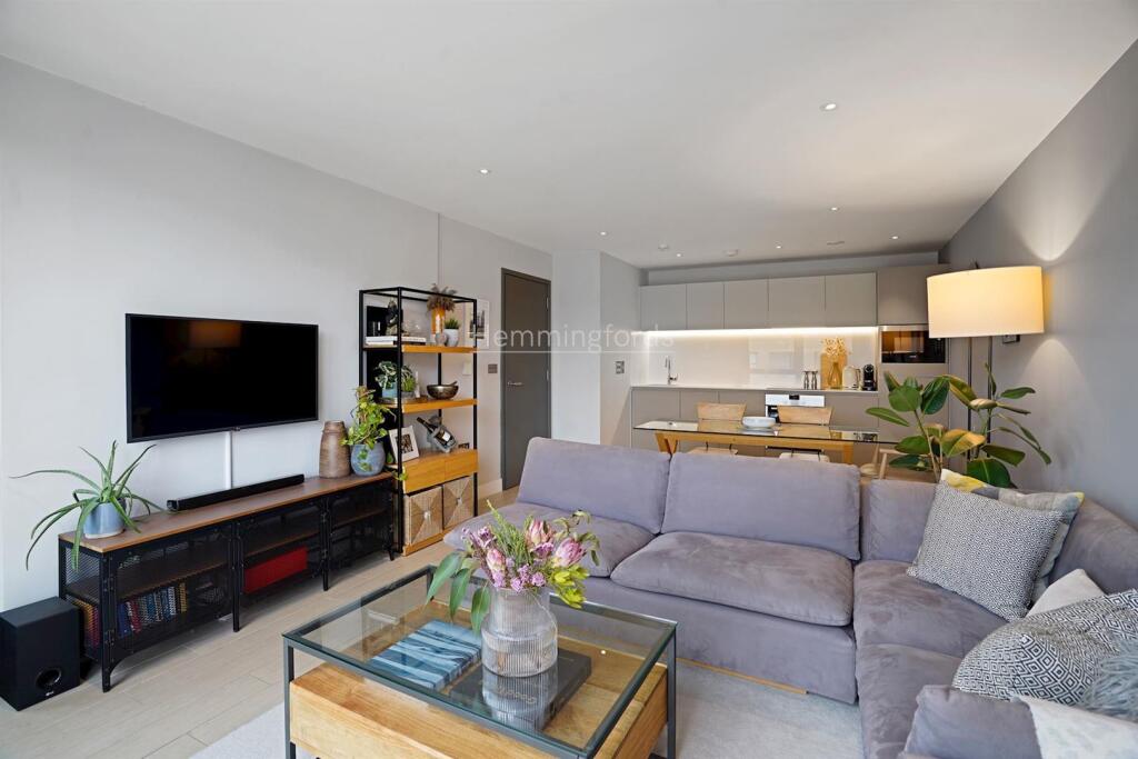 Living Room 4.jpg
