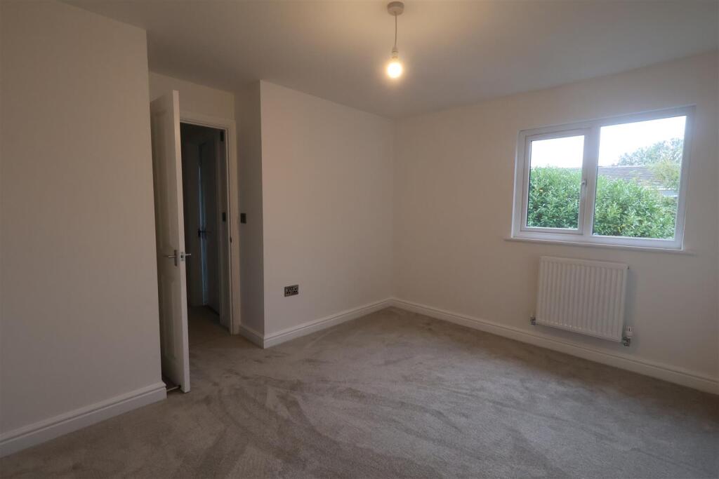 24 edgeworth bed 3.JPG