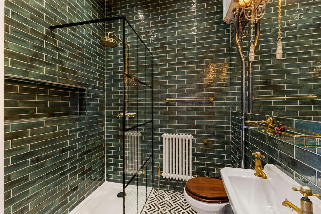 90649_11c Cornwall Crescent  (17)_low.jpg