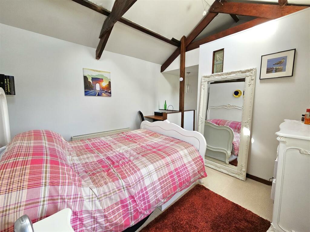 Master Bedroom 2.jpg