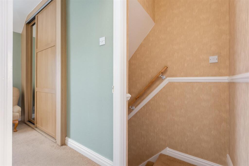 Maudon Avenue 40 Landing.jpg