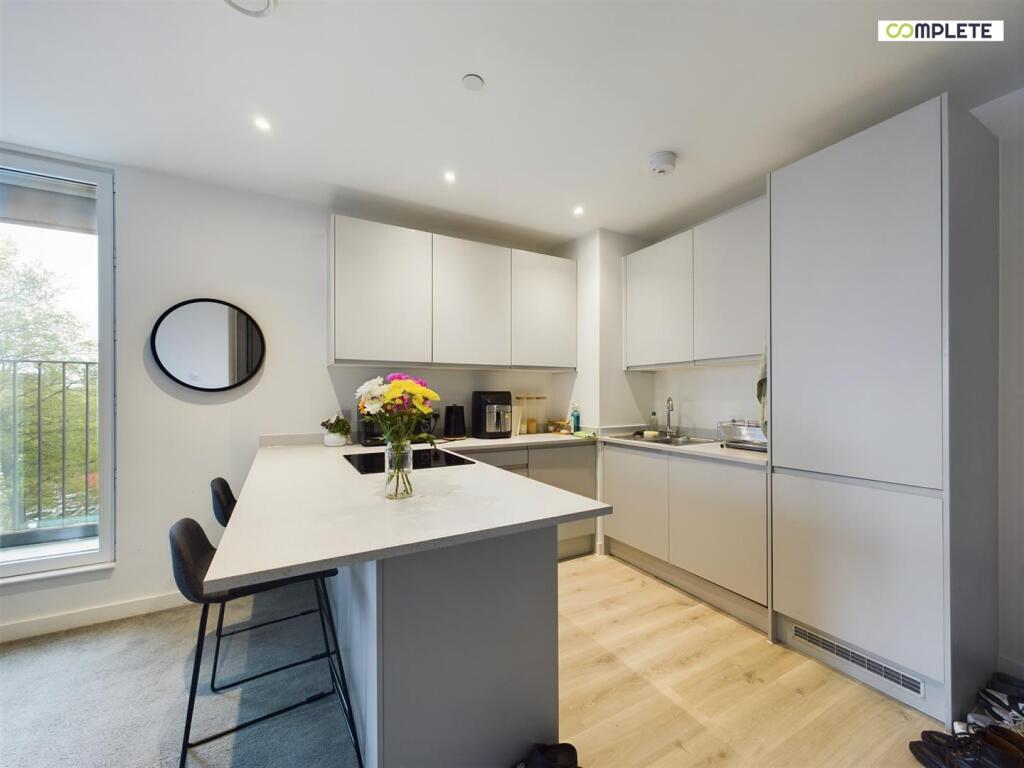 CAM01231G0-PR0053-STILL002