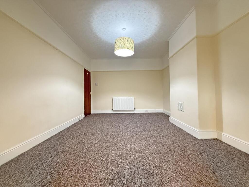 Seacroft Road 14 - Lounge 2.jpg