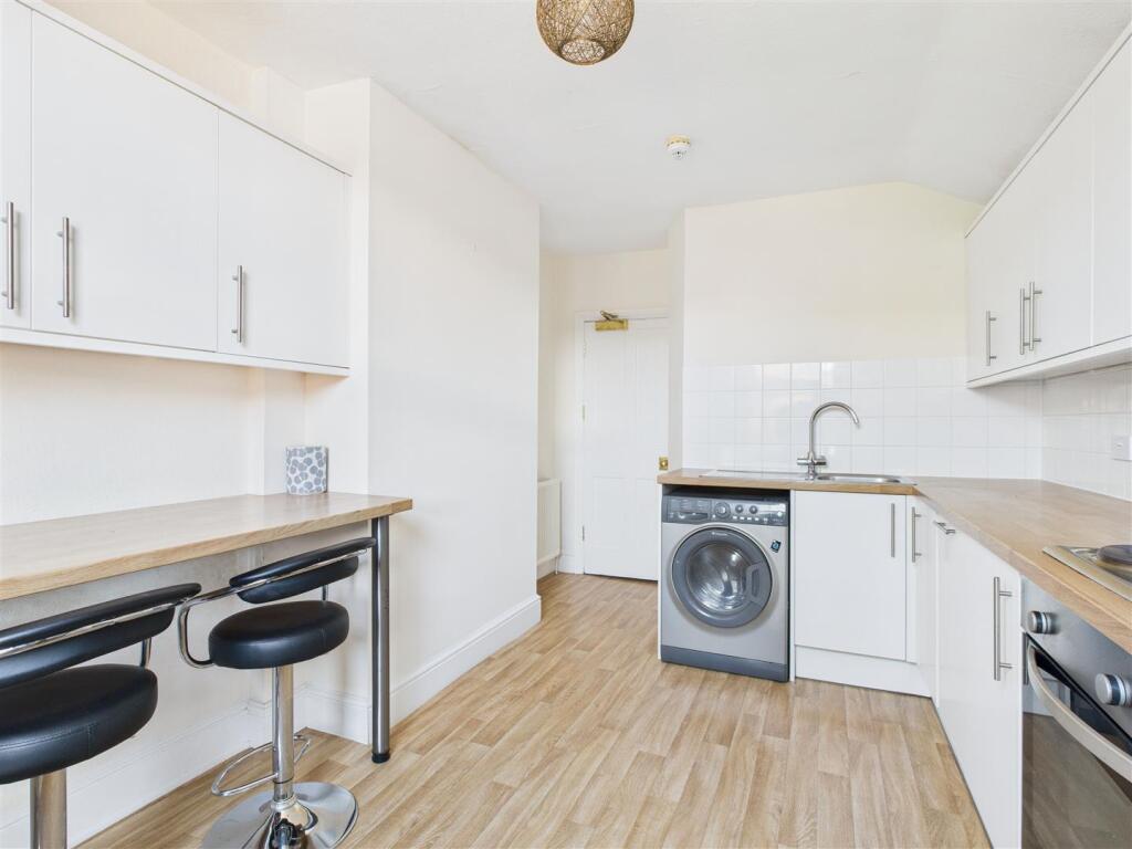10 St Johns Road - 13.jpg