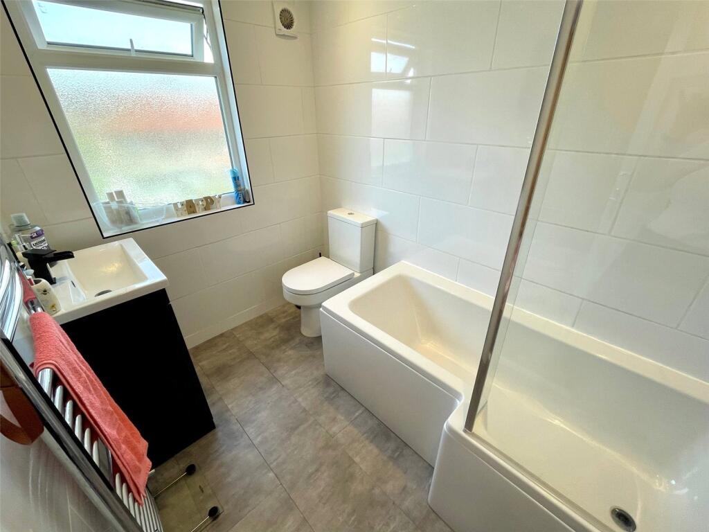 En Suite Bathroom