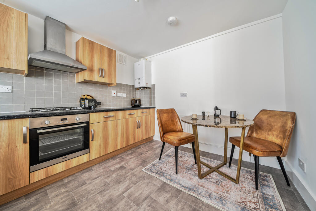 24-681e13cd72cb1-...