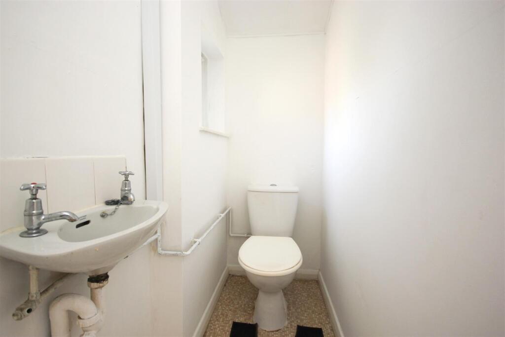 Communal WC.JPG