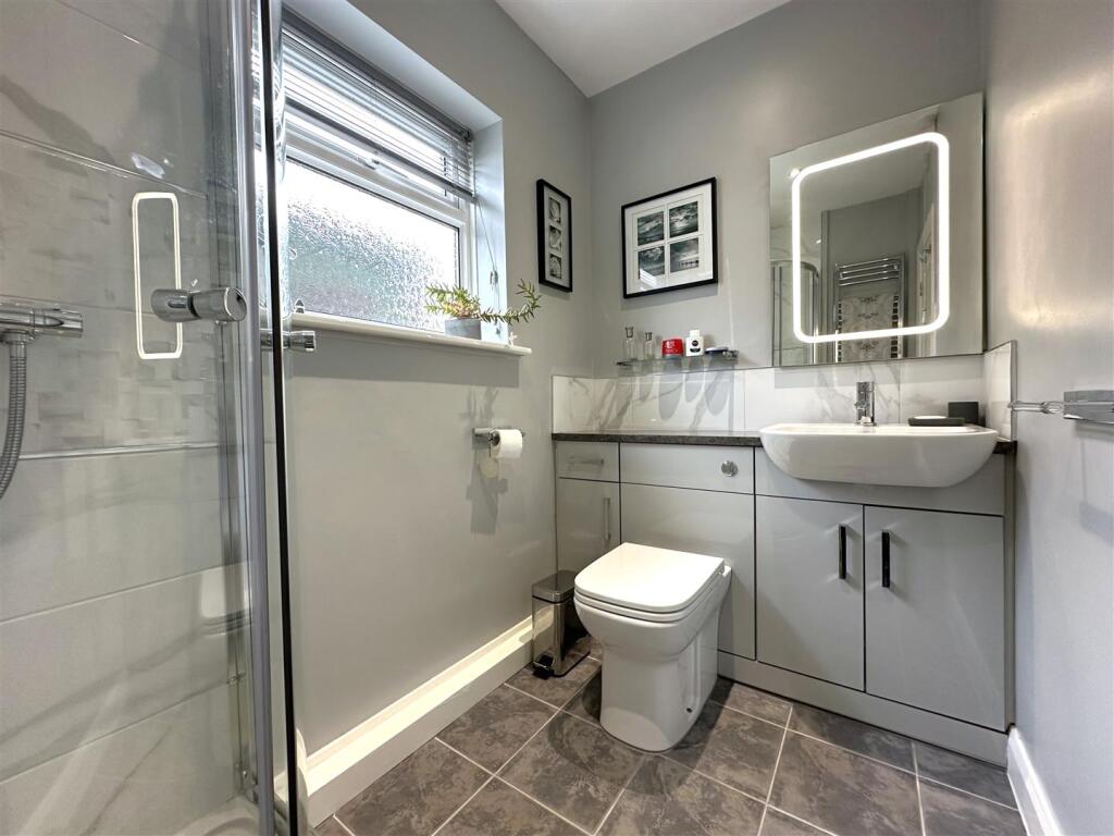 Modern Shower Room 818