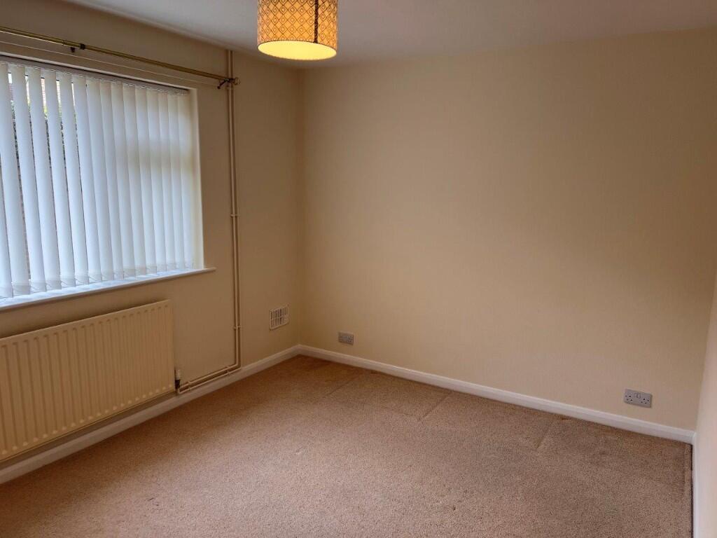 2nd bedroom