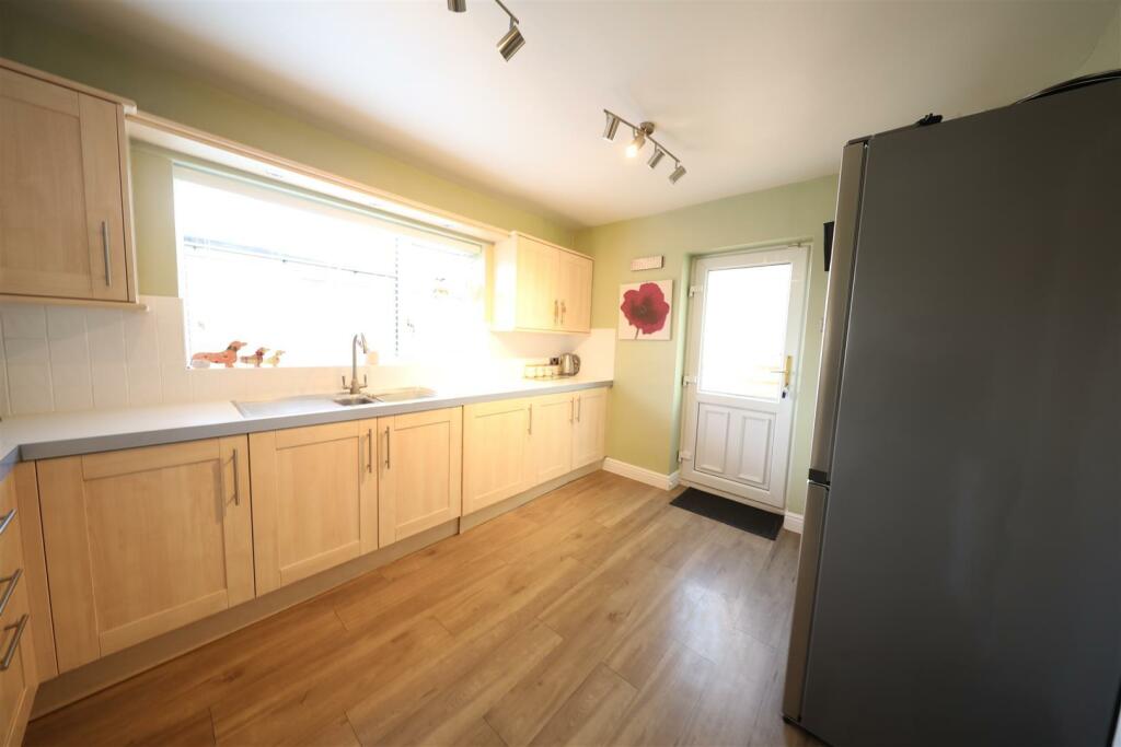 17 Grizedale - Kitchen 2.jpg