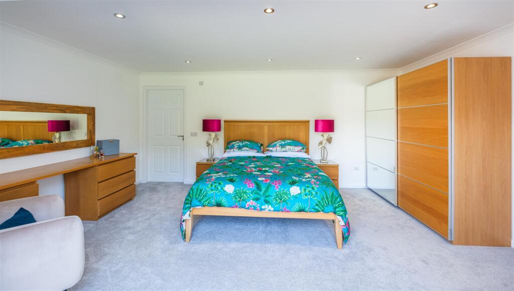 Dunavon Crescent-32.JPG