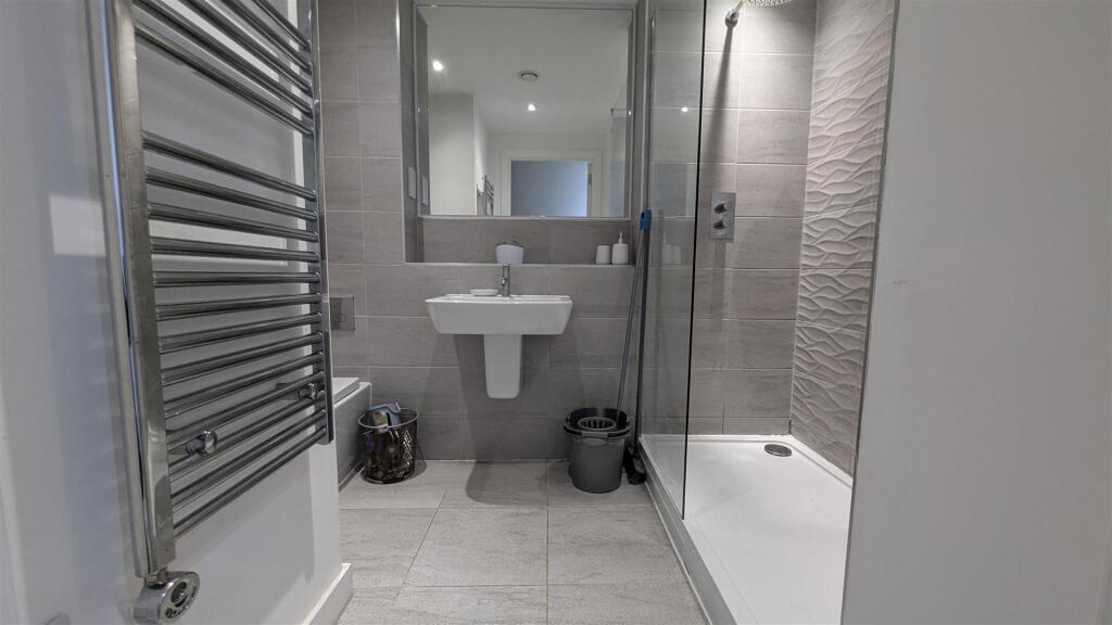 PXL_20250305_181138295