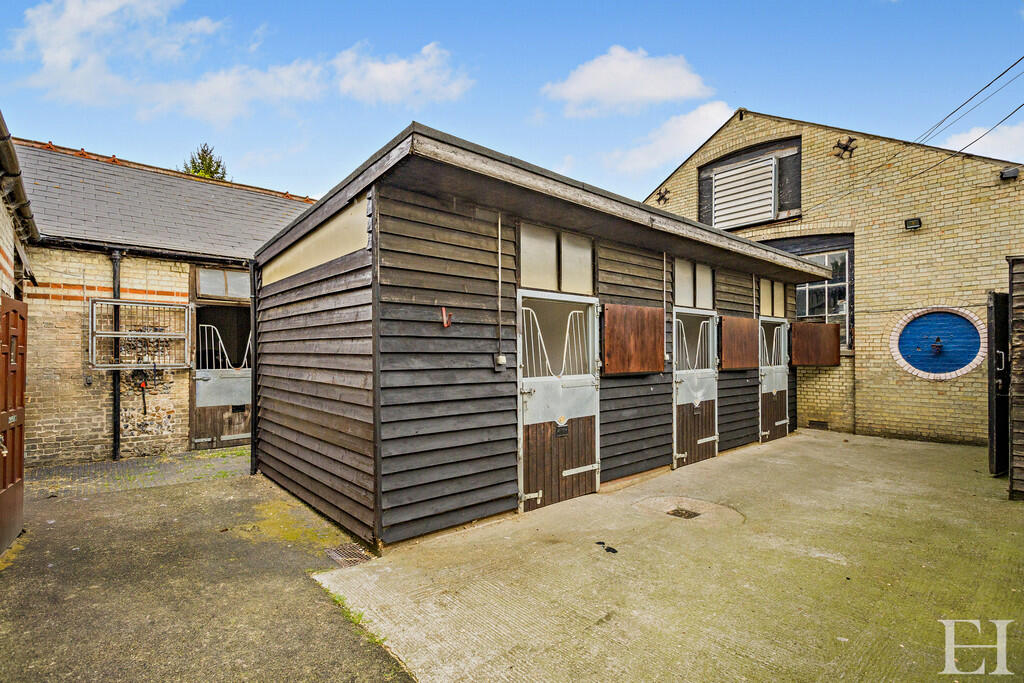 8646487-exteriorW...