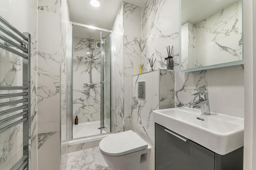 W BATHROOM 2.jpg
