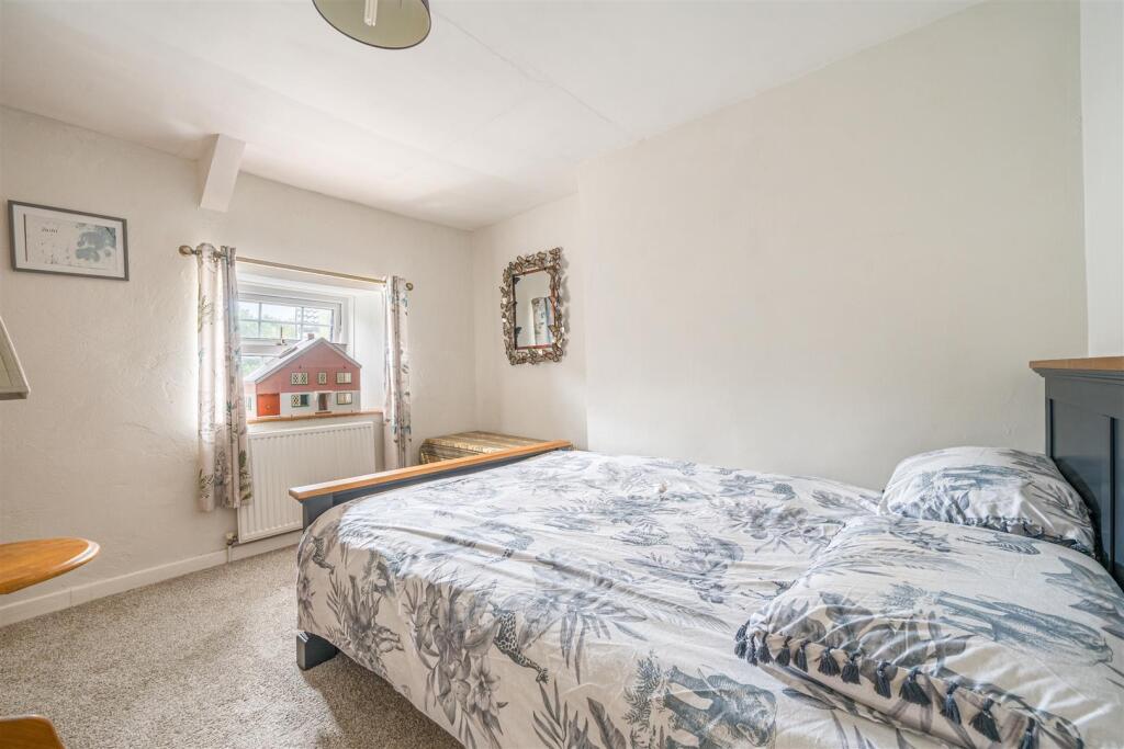 Western Cottage Bed 3.jpg