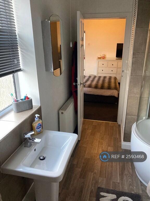 Ensuite Family Bathroom