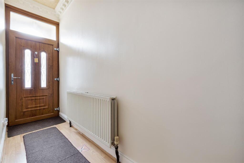 Dames Road E7