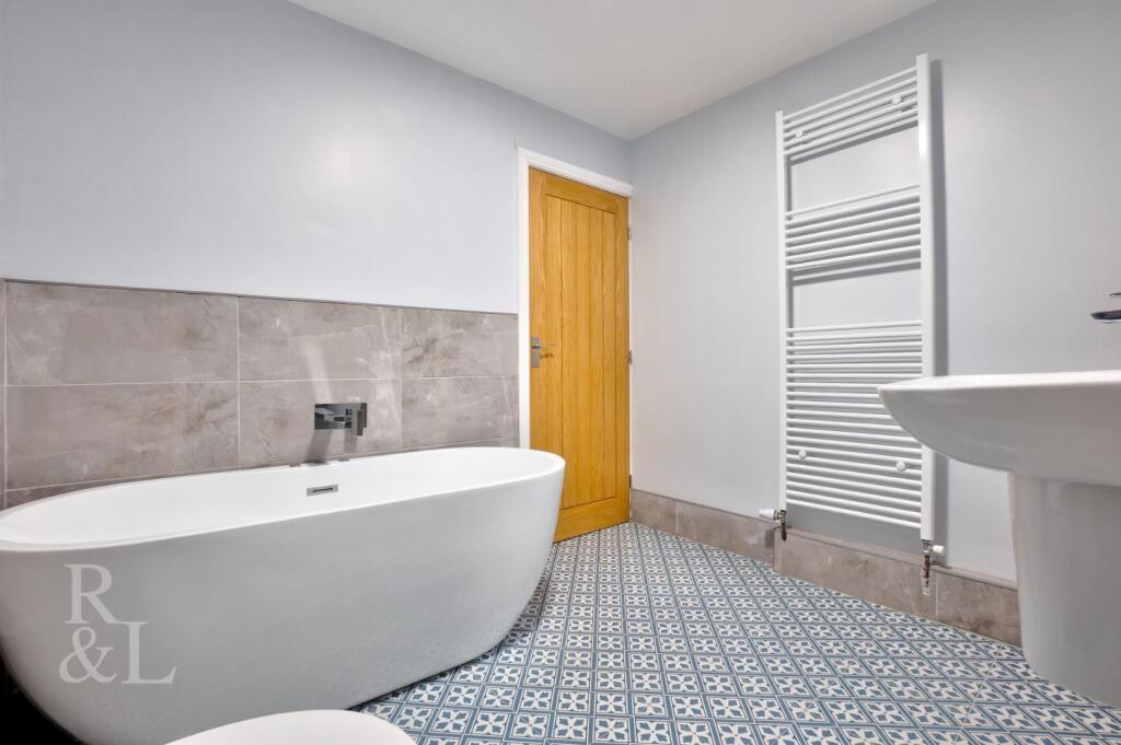 11 Homecroft (18).jpg