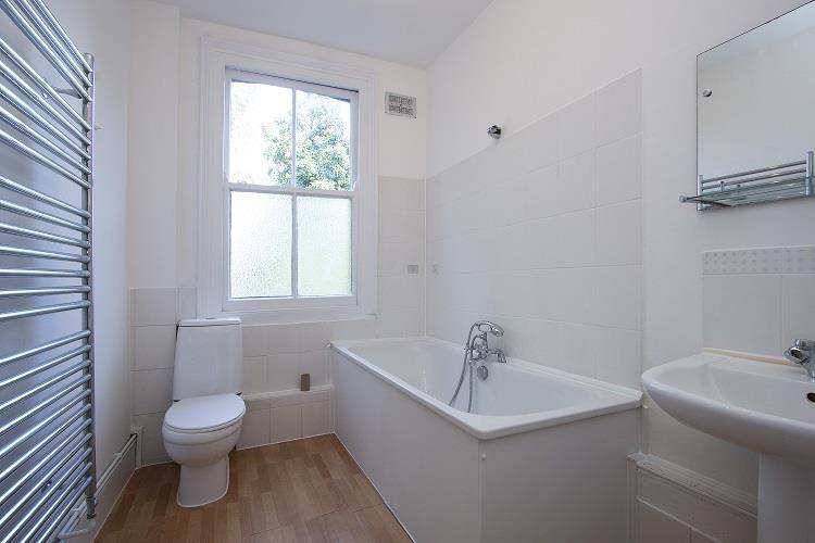 28a Clarendon Road SW19 bathroom.jpg