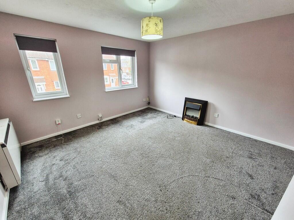 Lounge/Dining Roo...