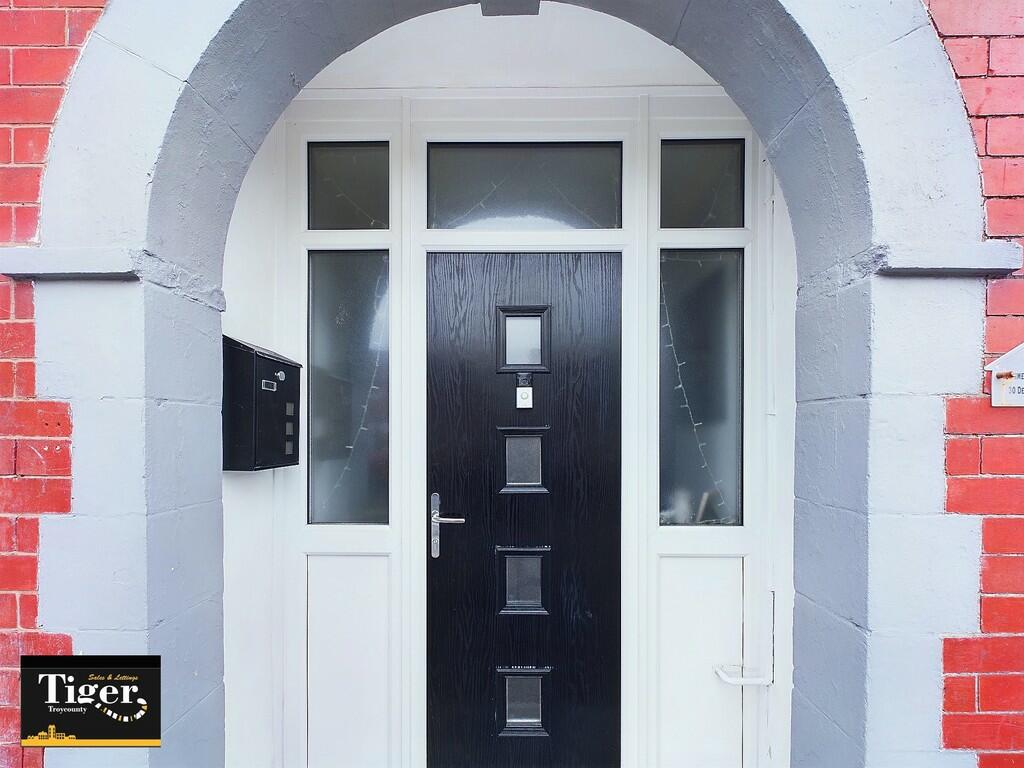 CAM02176G0-PR0419...