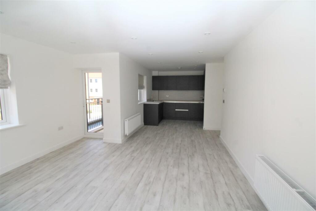RECEPTION/KITCHEN