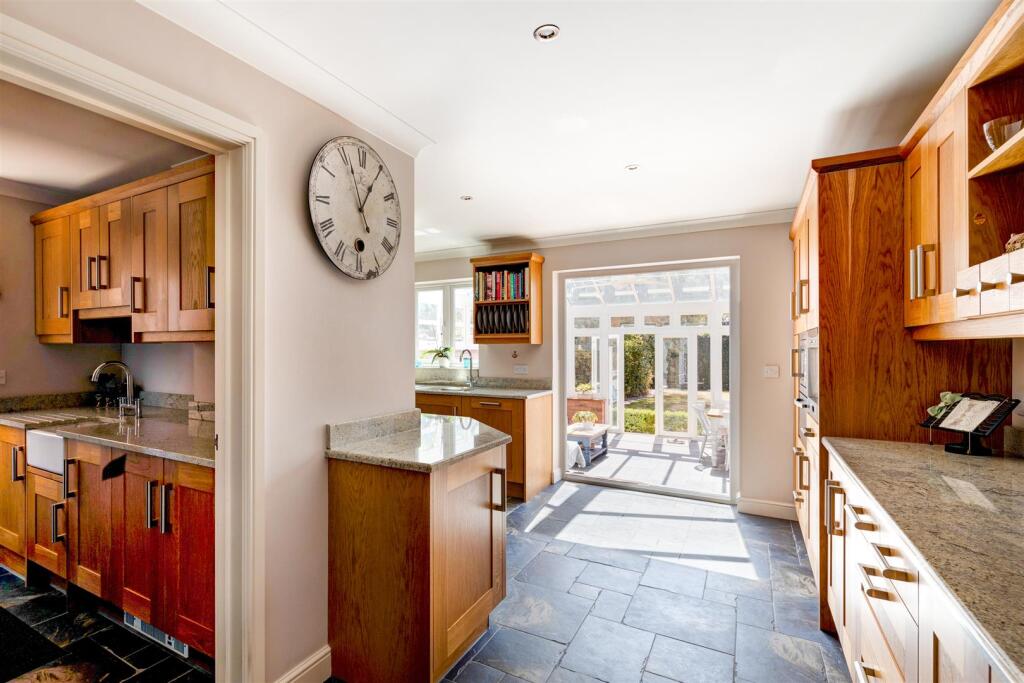 3 Creswell Drive LE67 2AG