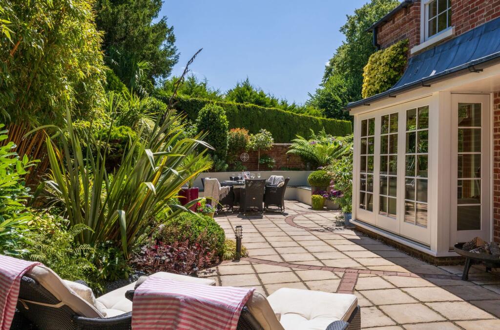 Part Walled Courtyard Garden
