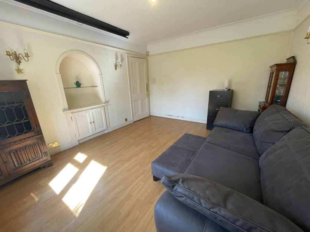 Living room 2.jpg