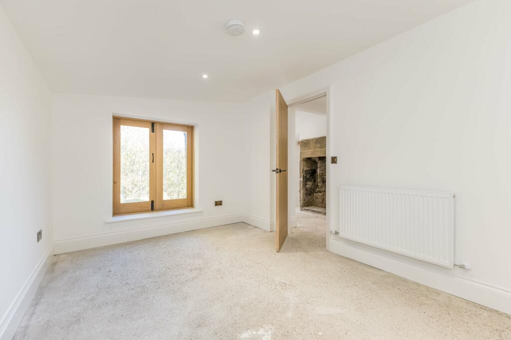 Bedroom 2/Sitting