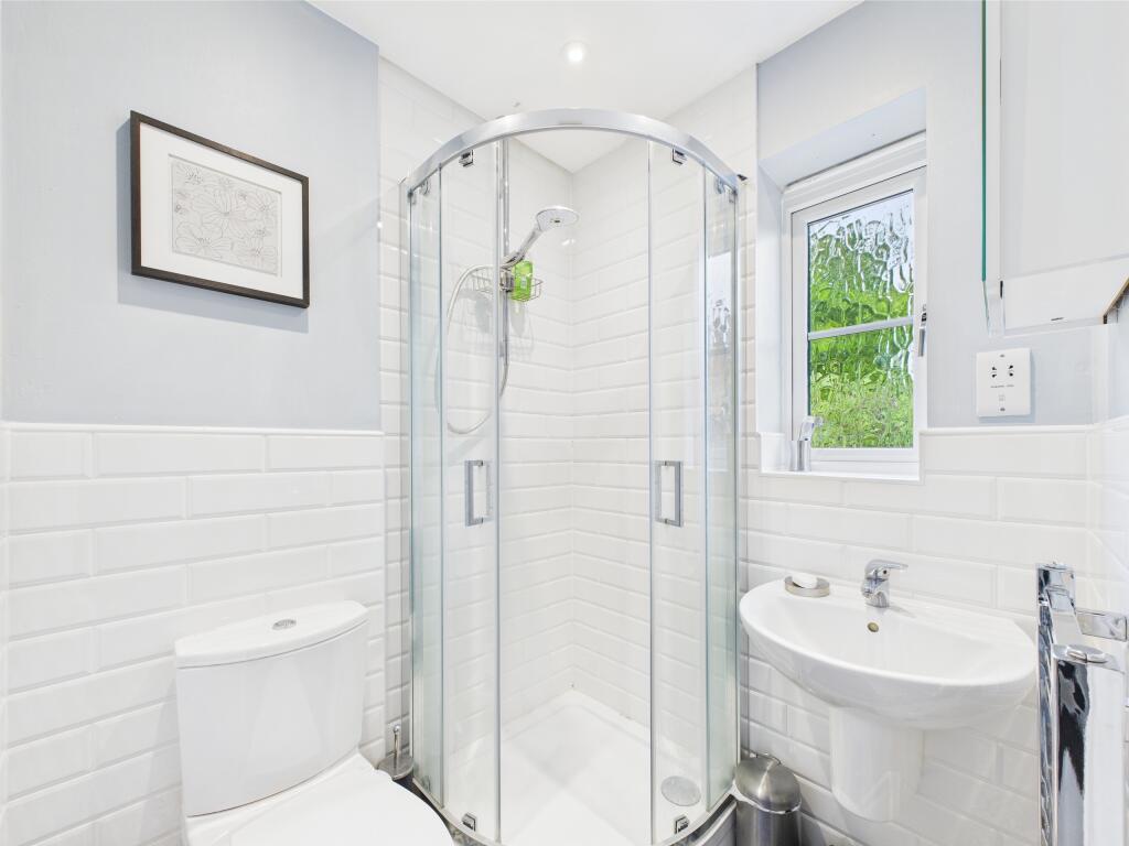 CAM02909G0-PR0402-STILL010