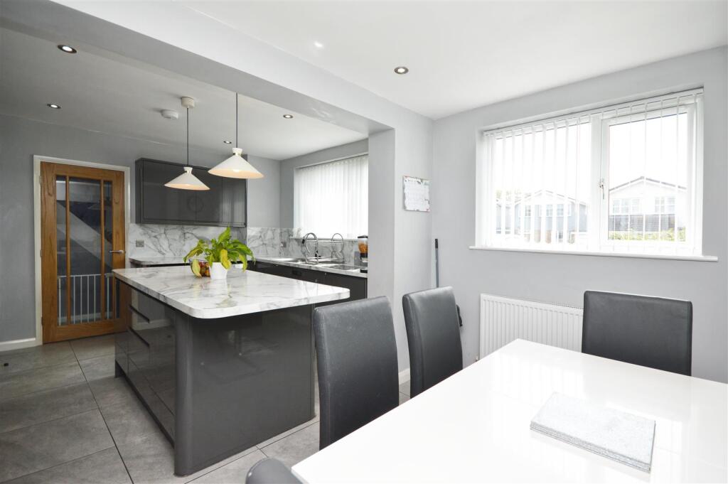 Kitchen / Diner / Family Room