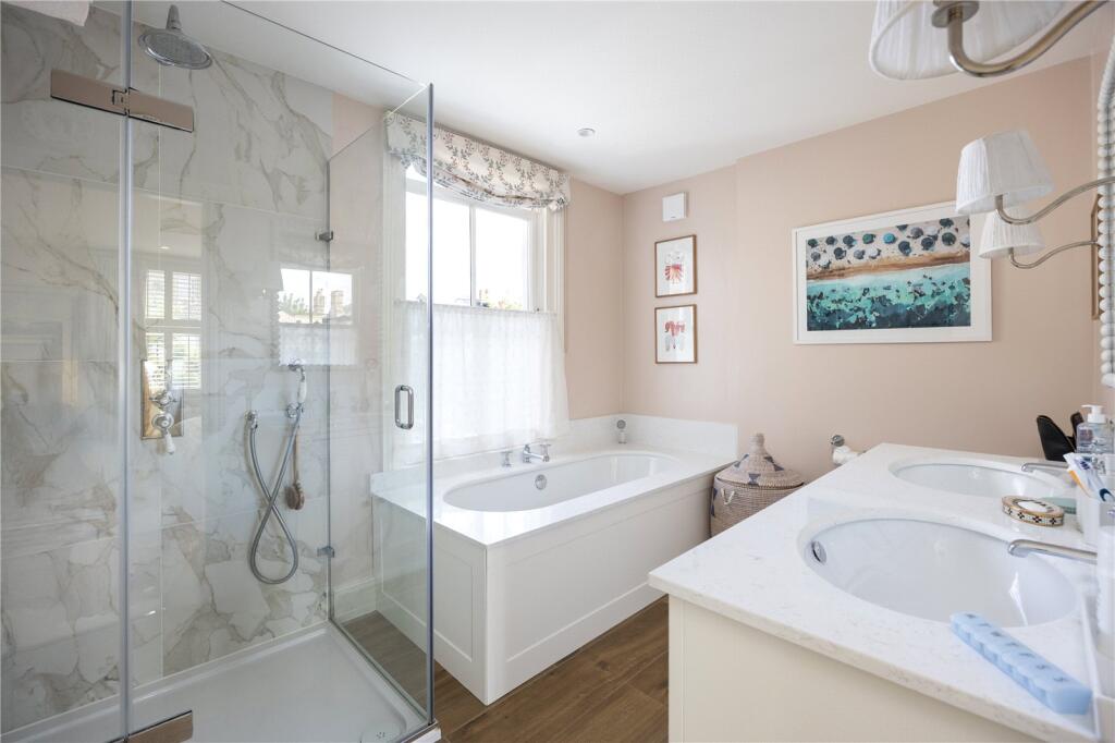 Master Ensuite