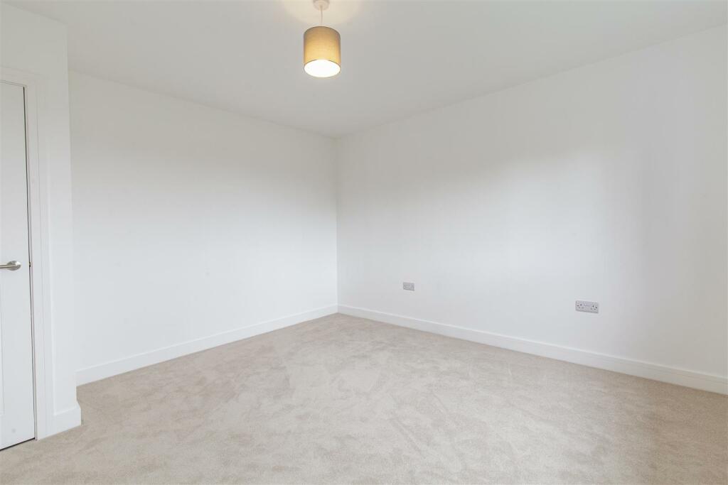 Bedroom 1-1.jpg